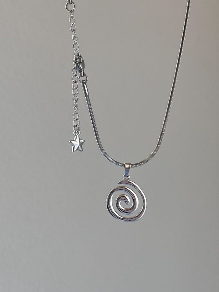 No tarnishing silver stainless Steel necklace