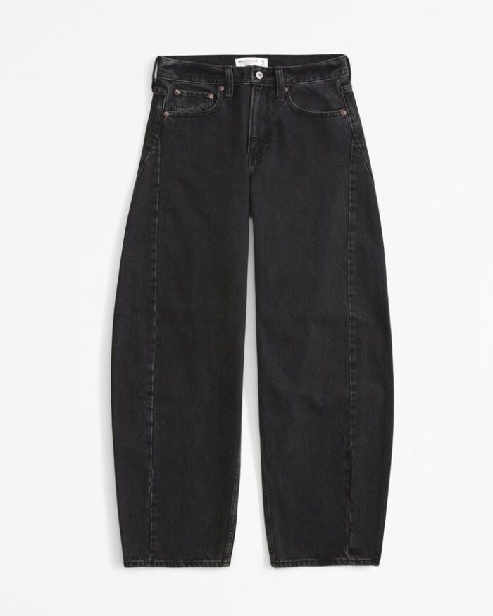 Women's Mid Rise Barrel Jean in Black